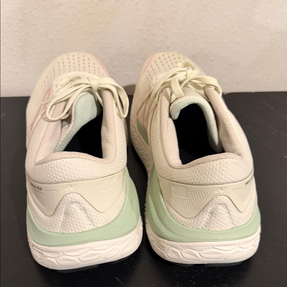 New Balance Women's Beige and Pink Sneakers - Picture 4 of 7